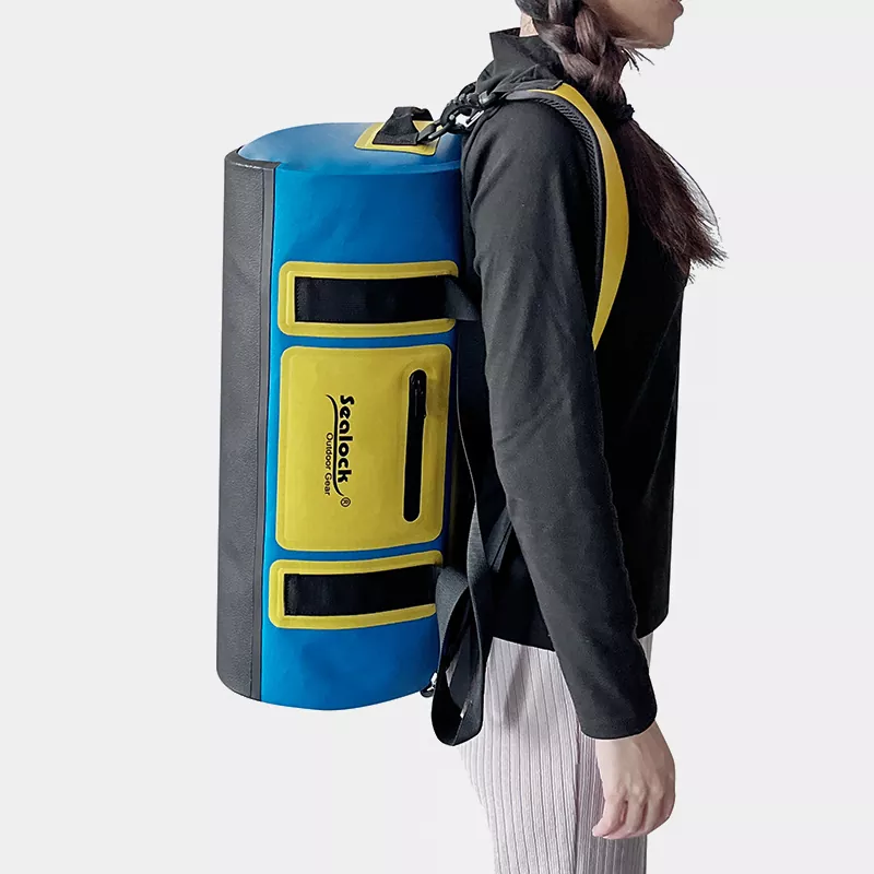 Beg Sandang Kalis Air dengan Zip Kedap Udara lwn Penutupan Atas Roll